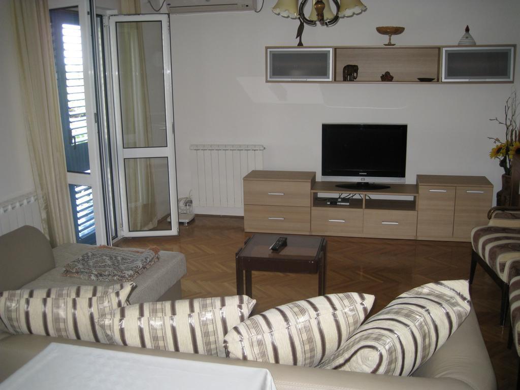 Famelja Jovanovic Apartman *